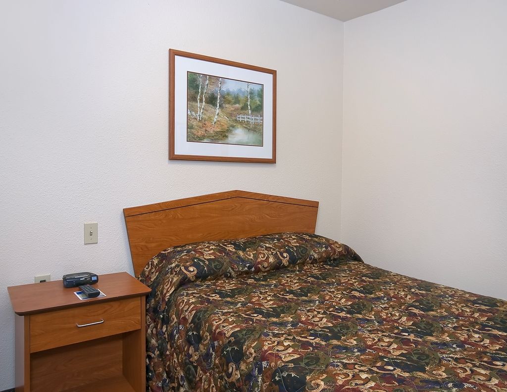 Woodspring Suites Greenville Simpsonville Room photo